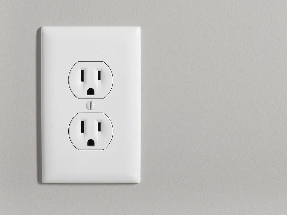Electric wall outlet